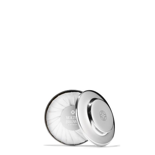 Moisture-rich Shaving Soap in a Bowl